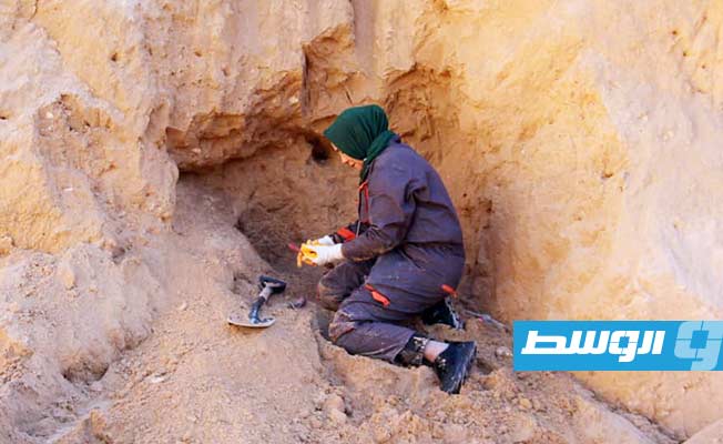 جانب من أعمال البحث عن آثار بالقرب من نادي الظهرة (صفحة وزارة الداخلية على فيسبوك)