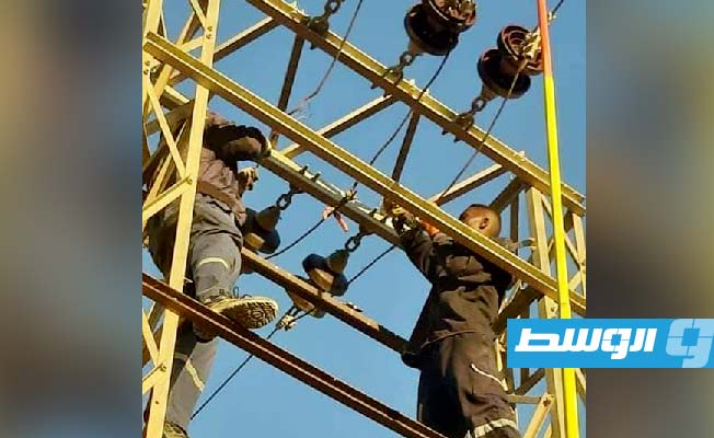 من أعمال صيانة شبكة الكهرباء في الجنوب الليبي، 28 يناير 2024. (الشركة العامة للكهرباء)
