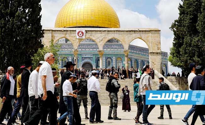 مستعمرون إسرائيليون يقتحمون ساحات المسجد الأقصى في أول أيام رمضان