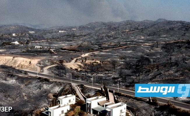 إجلاء 2500 شخص من جزيرة كورفو السياحية في اليونان بسبب الحرائق