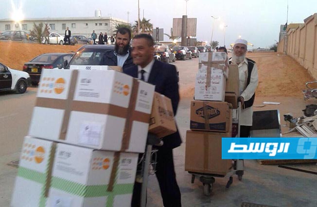 بلدية أبوسليم ترسل مساعدات طبية إلى الجنوب