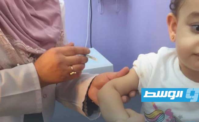 تحصين الأطفال بالمركز الصحي حي دمشق في طرابلس, 6 نوفمبر 2021. (وزارة الصحة)