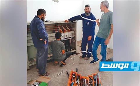 إجراء عمليات صيانة للشبكة الكهربائية في طرابلس والجفارة