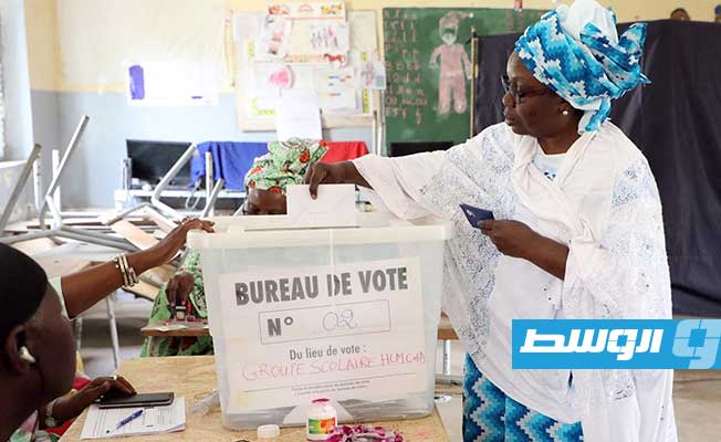 البرلمان السنغالي يرجئ الانتخابات الرئاسية إلى نهاية العام