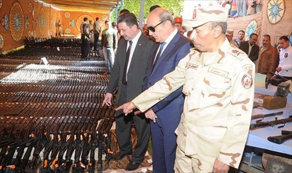 بالصور: نجاح مبادرة الجيش المصري في جمع السلاح بمطروح