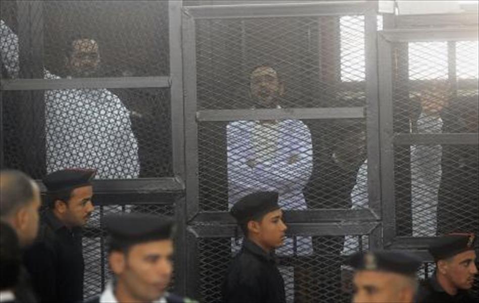 محكمة مصرية تؤيد حبس 3 نشطاء بارزين لانتهاك قانون التظاهر