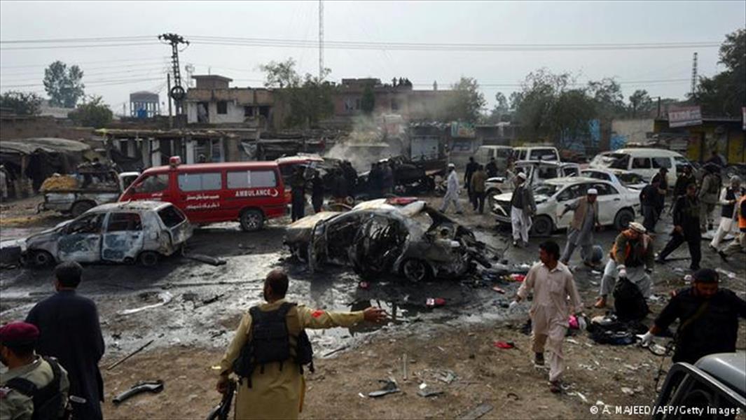 40 قتيلا و50 جريحا بانفجار «حسينية» في باكستان