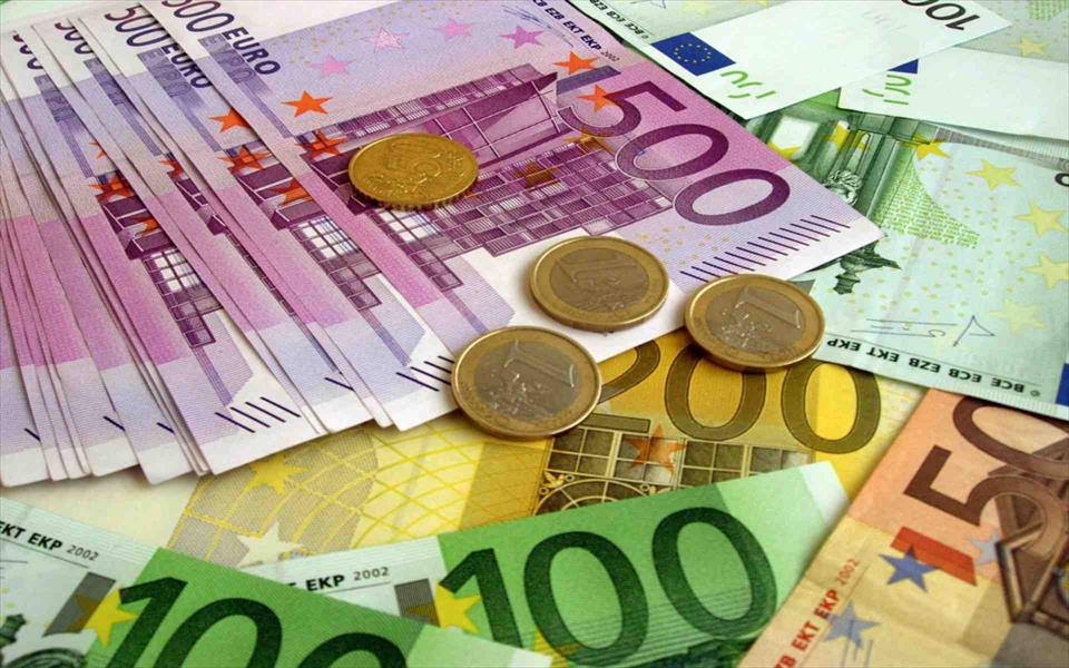 مسح: ضعف اليورو لم يحفِّز طلبيات الخارج على السلع الأوروبية