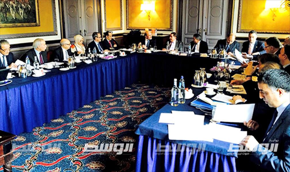 الدايري يجتمع مع عدد من السفراء الليبيين في أوروبا