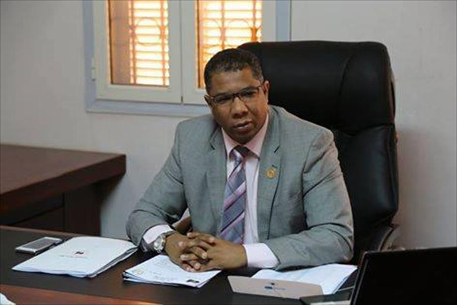«النواب» يُحقّق مع وزير الحكم المحلي في اتهامات بتجاوزات مالية