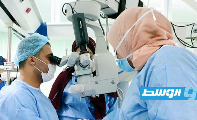 إجراء عملية زراعة قرنية في مركز مصراتة الطبي، 22 أغسطس 2023، (وزارة الصحة)