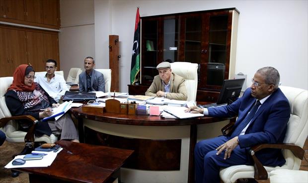 جانب من اجتماع اللجنة الوزارية لشؤون النازحين (صفحة إدارة الإعلام والتواصل لمجلس الوزراء بحكومة الوفاق عبر فيسبوك)