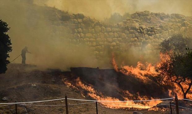 اندلاع حريق كبير قرب موقع ميسينا الأثري في اليونان