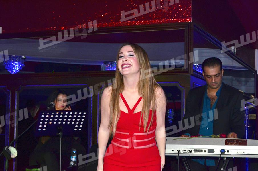 بالصور: سابين تحتفل بـ«عيد الحب» مع وليد توفيق في قبرص