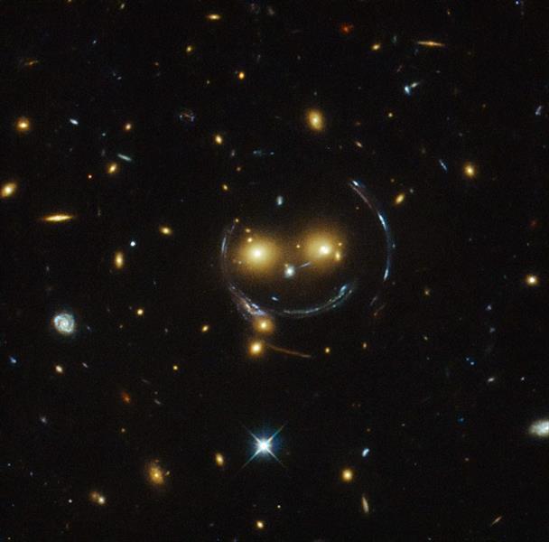 صورة: الفضاء يرسل ابتسامة للأرض عبر «هابل»