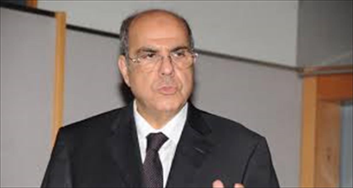 الجزائر تخسر «تنفيذية فيفا» بانسحاب روراوة