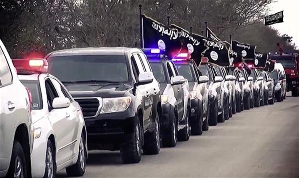 «ديلي ميل» تنشر استعراضًا لشرطة «داعش» في بنغازي وسكان من المدينة لا يؤكّدونه