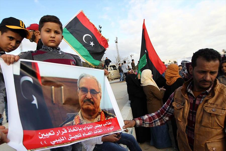 بالصور: مُظاهرة في بنغازي تُندد بالعمليات الإرهابية في القبة