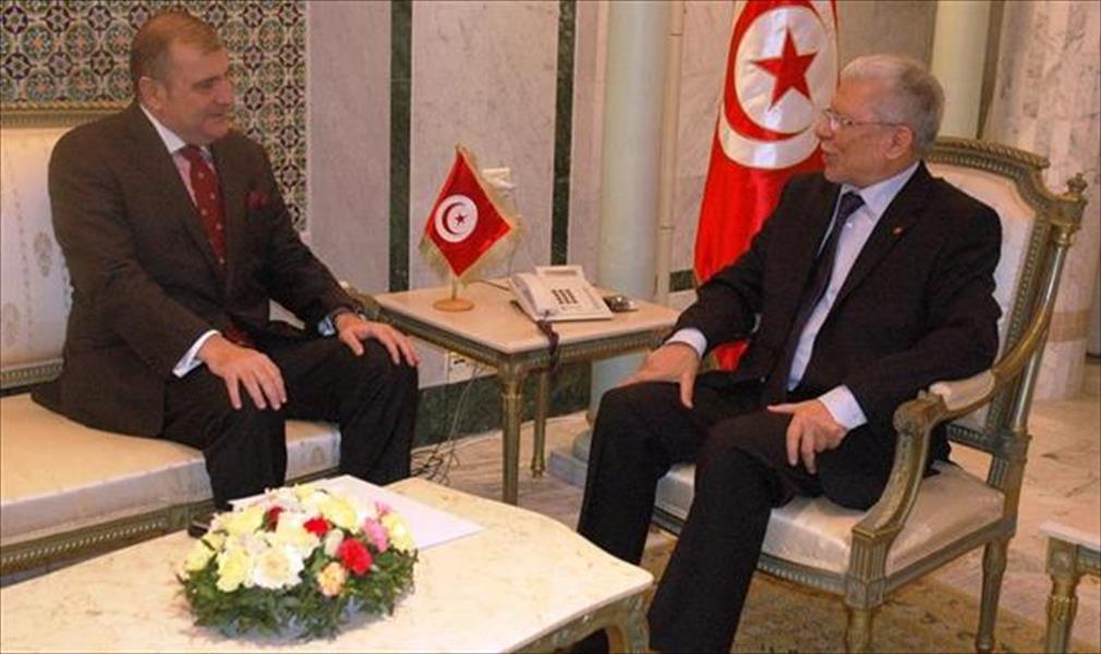 مصر وتونس تبحثان تسهيل إجلاء العائدين من ليبيا