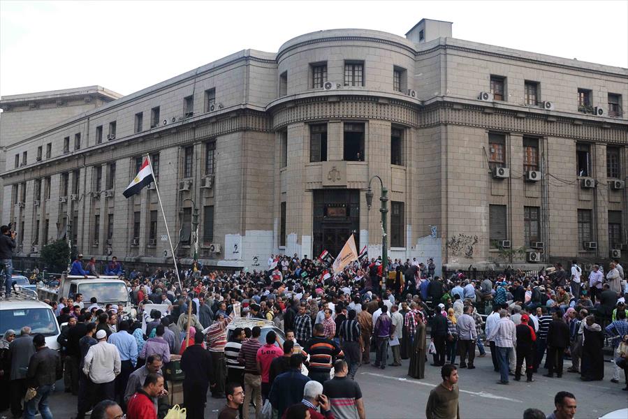مصر: مقتل شخص وأصابة 8 في انفجار قنبلة أمام دار القضاء العالي