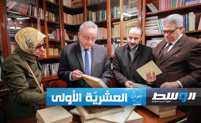 ابنة أديب نوبل تهدي مكتبة نجيب محفوظ الخاصة إلى مكتبة الإسكندرية