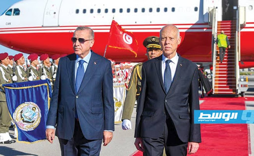 جدل وتضارب في تونس حول طائرة مساعدات تركية موجهة إلى ليبيا