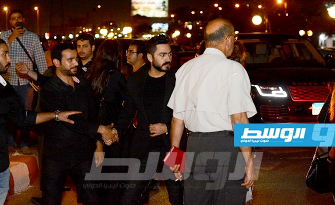 تامر حسني في عزاء عزت أبو عوف (تصوير: مصطفى مرتضى)