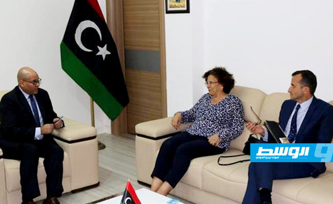 السفيرة الفرنسية تشيد بجهود حكومة الوفاق لإعادة الاستقرار
