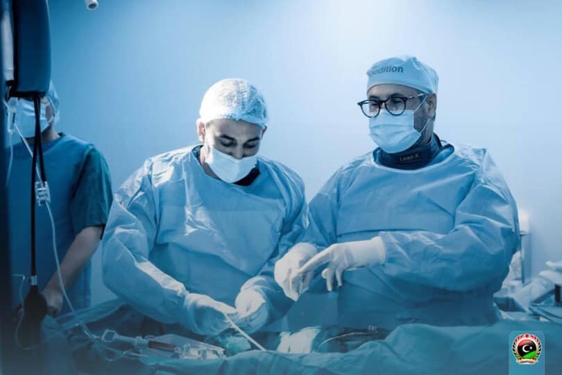 فريق طبي من بنغازي يجري أول عملية قسطرة قلبية بمستشفى ابن سينا منذ 11 سنة (وزارة الصحة)