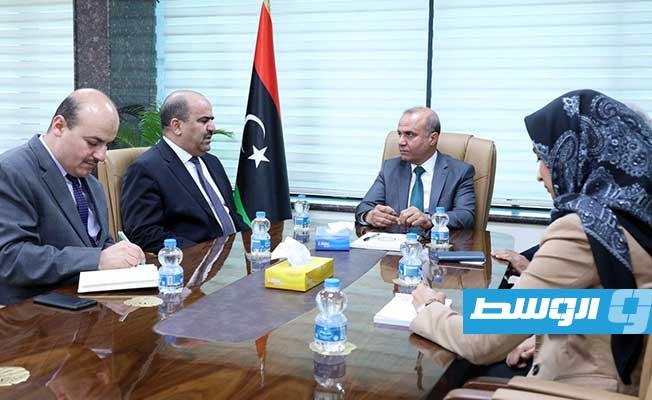 لقاء اللافي وسفير الجزائر لدى ليبيا سليمان شنين، الخميس 31 مارس 2022. (المجلس الرئاسي)