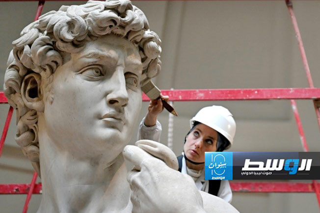 تنظيف تمثال «داوود» لمايكل أنجلو في فلورنسا كل شهرين