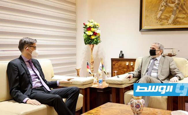 صنع الله يتطلع للتعاون مع الشركات الألمانية لتطوير قطاع النفط الليبي