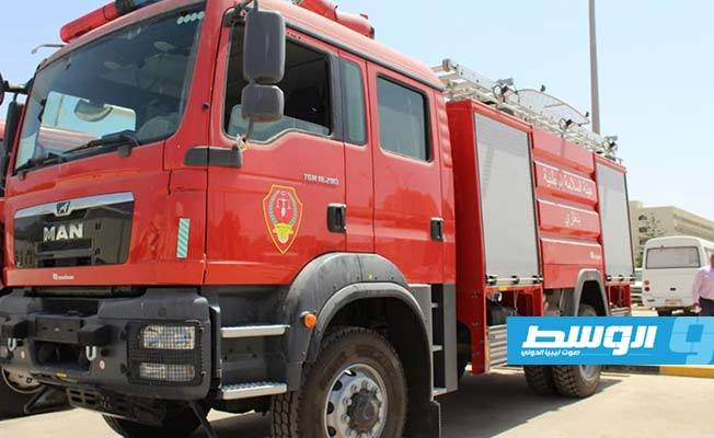 مؤسسة النفط تسلم فرع هيئة السلامة الوطنية في أوباري سيارة إطفاء حديثة