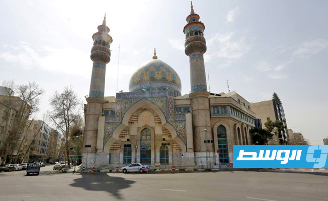 إيران تسمح بالصلوات الجماعية في المساجد