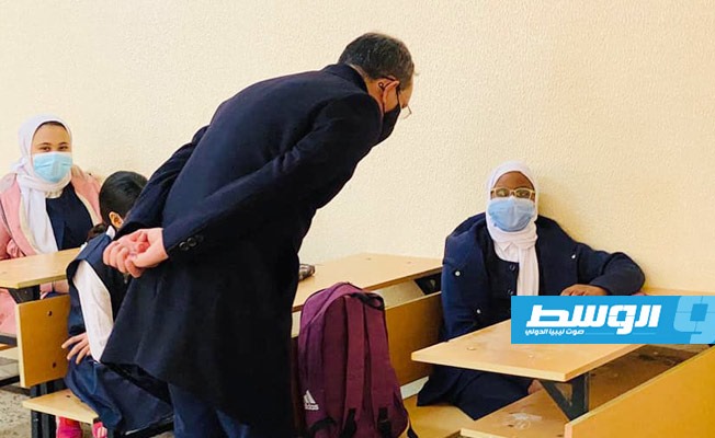 وكيل «تعليم الوفاق» يتفقد استئناف الدراسة بخمس مدارس في مراقبة تعليم طرابلس, 14 فبراير 2021. (تعليم الوفاق)