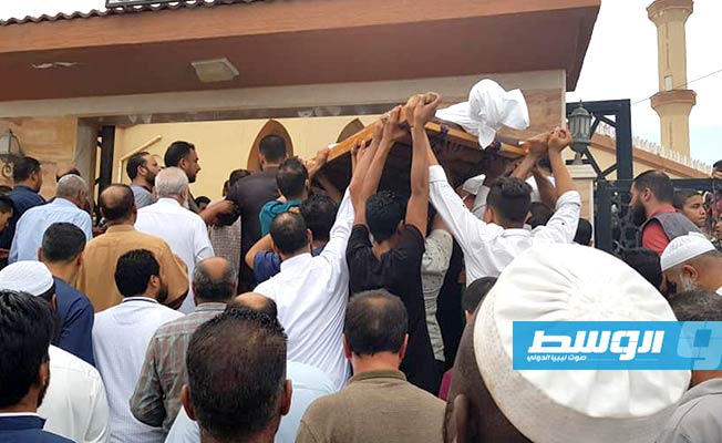 تشييع جثمان المسعف سالم أنفيص من مسجد خليفة أبو غرارة في طرابلس