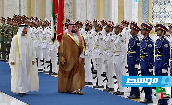 بن زايد يستقبل ولي العهد السعودي في أبوظبي بمراسم رسمية (صور)