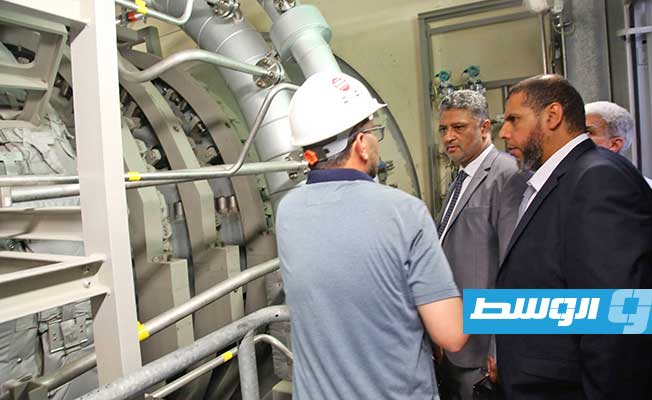 رئيس الشركة العامة للكهرباء يتفقد مشروع محطة كهرباء مصراتة الاستعجالي (صفحة الشركة على فيسبوك)