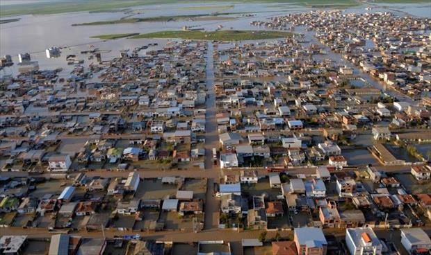 إيران تقرر إجلاء سكان مدن ضربتها فيضانات غرب البلاد