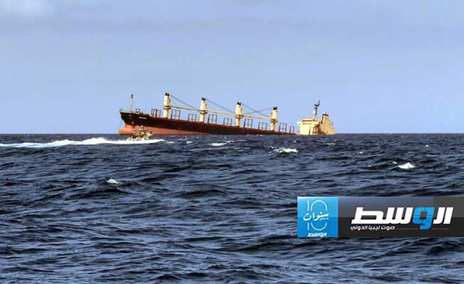 وكالة بحرية بريطانية ترجِّح غرق سفينة تجارية استهدفها الحوثيون