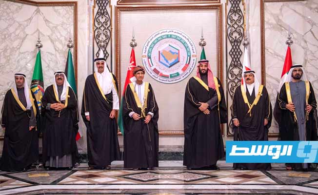 القمة الخليجية تؤكد دعمها جهود الأمم المتحدة للتوصل إلى حل سياسي في ليبيا