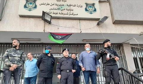 مدير أمن طرابلس يتفقد أماكن سقوط القذائف على أحياء العاصمة