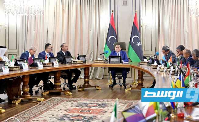 الدبيبة يعرض على 27 سفيرا لدى ليبيا رؤيته للحل السياسي