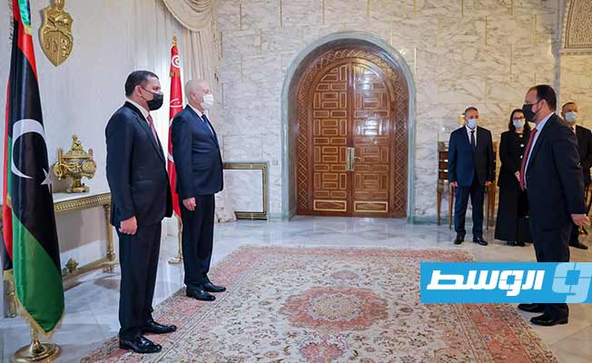 استقبال الرئيس التونسي قيس سعيد للدبيبة والوفد المرافق له بقصر قرطاج، الخميس 9 سبتمبر 2021. (حكومة الوحدة الوطنية)
