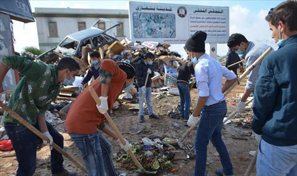 «الأزمة» تدعو إلى تسريع عمليات النظافة في بنغازي