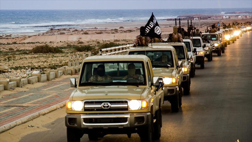 «داعش» يقيم سواتر ترابيّة على طريق المجمع الحكومي وجامعة سرت