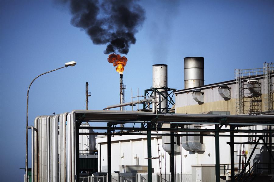 أبو سيف: إيرادات تصدير الخام لا تزال تذهب لمؤسسة النفط في طرابلس