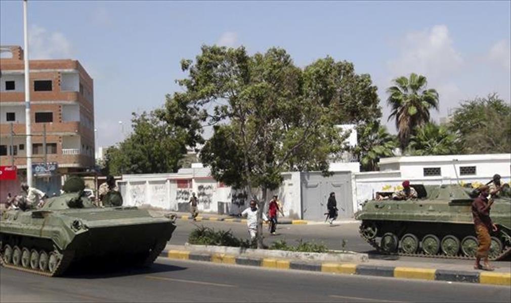 قوات الرئيس اليمني تسيطر على مطار عدن ومقتل 6 في الاشتباكات