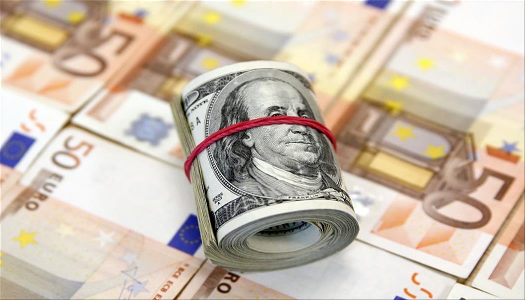 الدولار يتعافى أمام اليورو