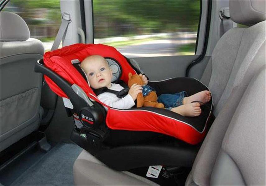 الطريقة الصحيحة لوضع مقاعد الأطفال في سيارتك